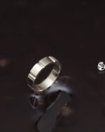 حلقه با جنس نقره عیار ۹۲۵ دستساز خطدار