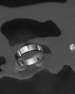 حلقه با جنس نقره عیار ۹۲۵ خطدار