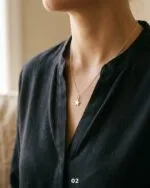 آویز مینیمال نقره ۹۲۵ — طرح ۲ — روی گردن | عطاره گالری